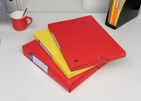 OXFORD Top File+ Sammelbox - A4 - Rückbreite 25mm - mit Gummiband - mit aufgeklebtem Rückenschild - mit drei Einschlagklappen - aus stabilem Karton - rot - 400114365_2600_1677194071